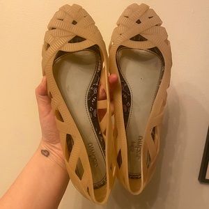 Melissa x Jason Wu jelly flats. Size 8 women’s. Loved but lots of life left.